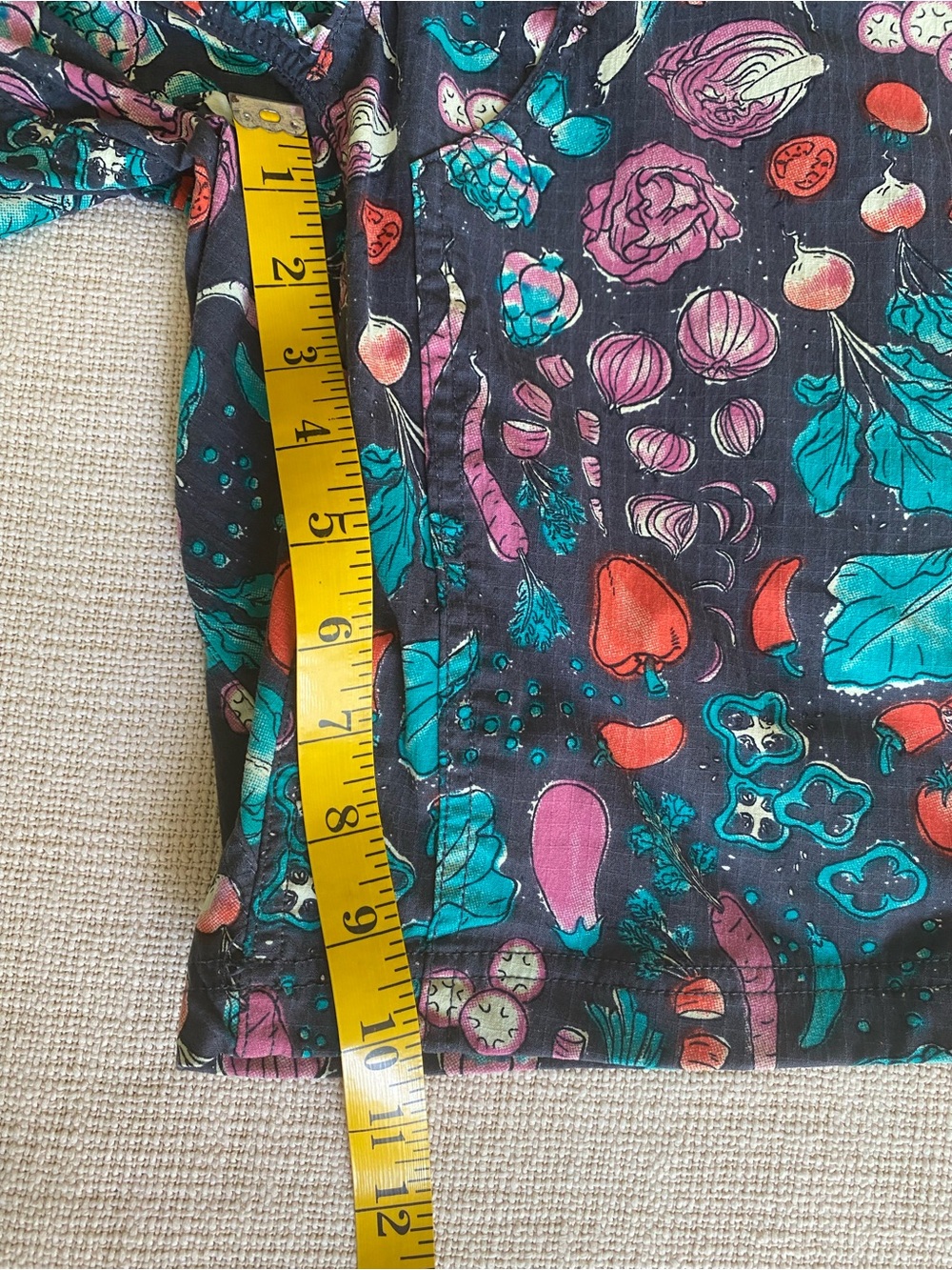 Duluth Trading Co. Limited Edition Heirloom Vegetable Print Gardening Overalls - Picture 3 of 4